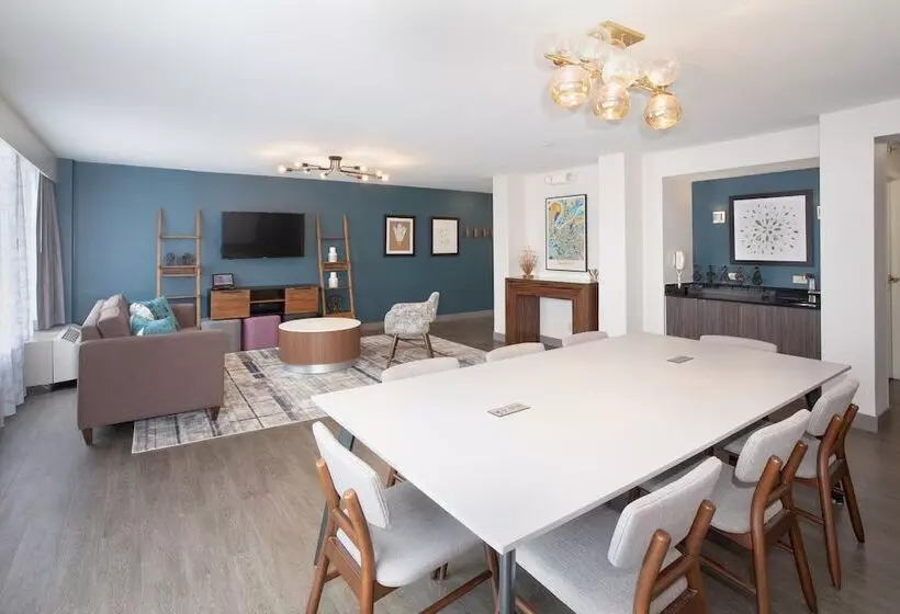 هتل Crowne Plaza Kansas City Downtown, An Ihg