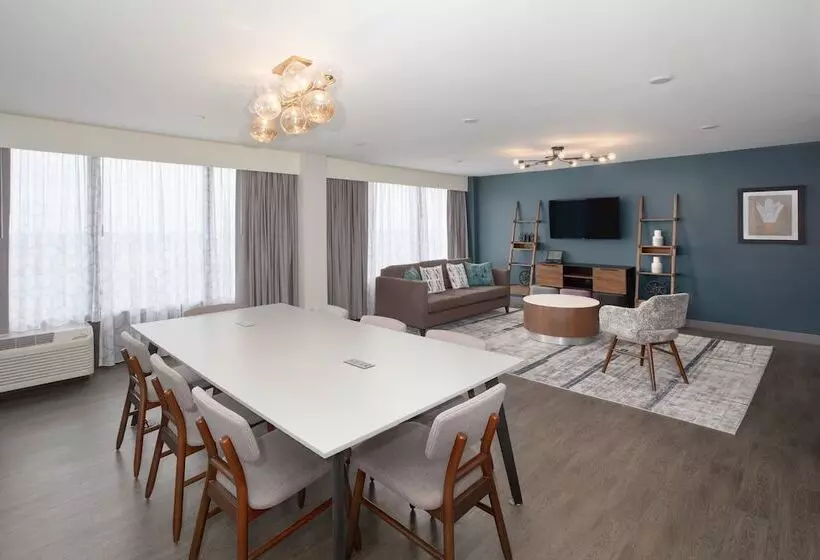 هتل Crowne Plaza Kansas City Downtown, An Ihg