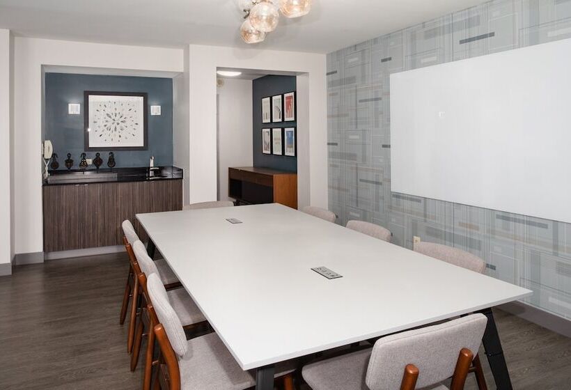 فندق Crowne Plaza Kansas City Downtown, An Ihg