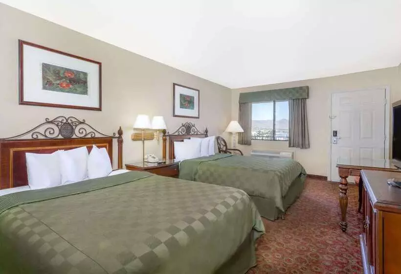 هتل Days Inn By Wyndham Kingman East