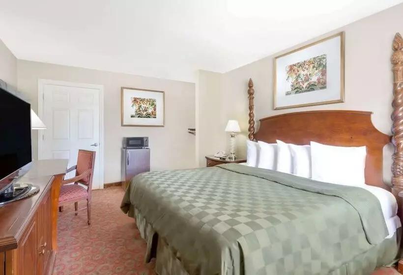 هتل Days Inn By Wyndham Kingman East