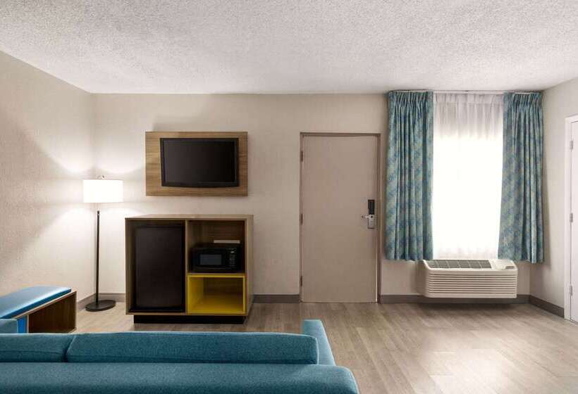 هتل Days Inn By Wyndham Miami Airport North