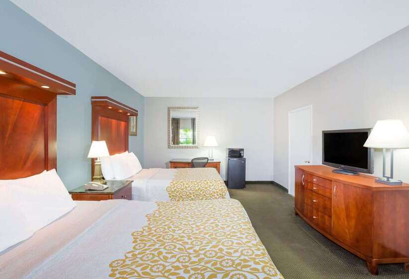 هتل Days Inn By Wyndham Miami Airport North