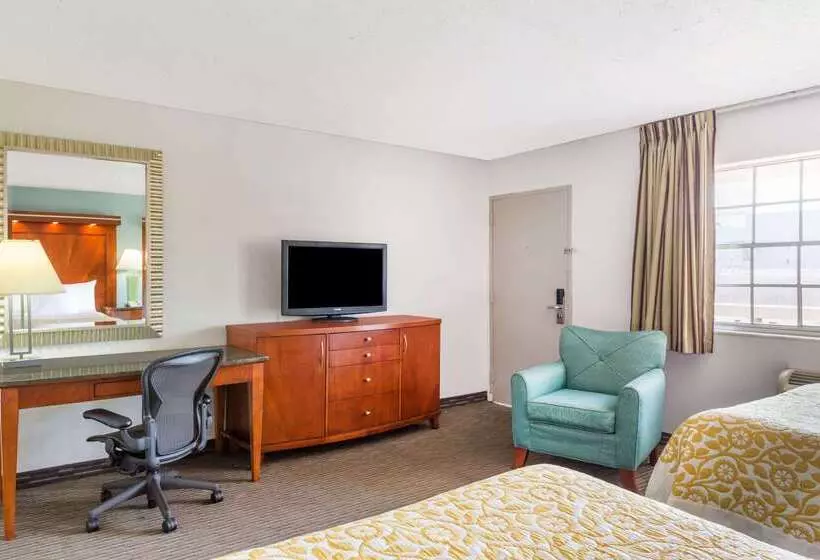 فندق Days Inn By Wyndham Miami Airport North