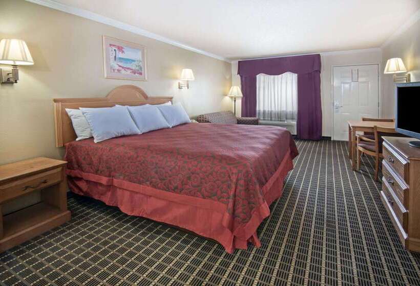 בית מלון כפרי Days Inn By Wyndham San Antonio Interstate Hwy 35 North