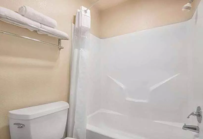 호텔 Days Inn By Wyndham San Antonio Interstate Hwy 35 North