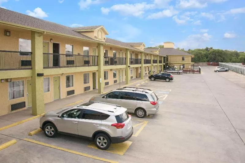 호텔 Days Inn By Wyndham San Antonio Interstate Hwy 35 North