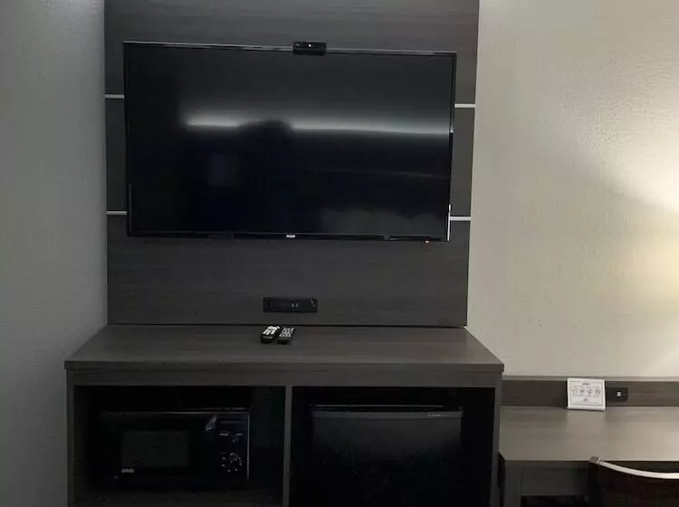 Отель Days Inn By Wyndham Wagoner