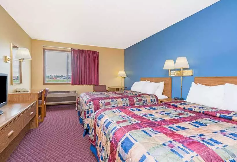 هتل Days Inn By Wyndham Westeau Claire