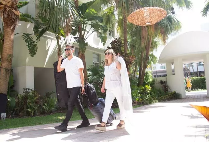 Dorchester Hotel & Suites