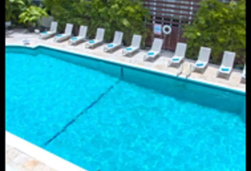 Dorchester Hotel & Suites