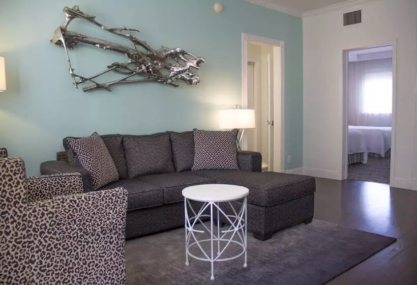 Dorchester Hotel & Suites