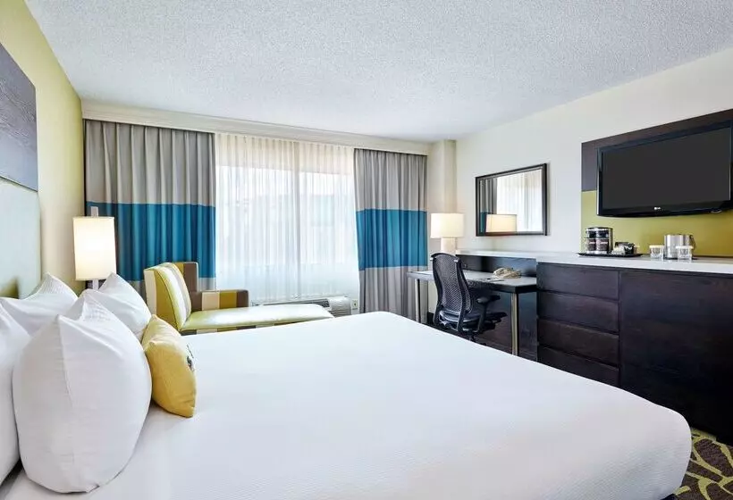 בית מלון כפרי Doubletree By Hilton Charlotte Uptown