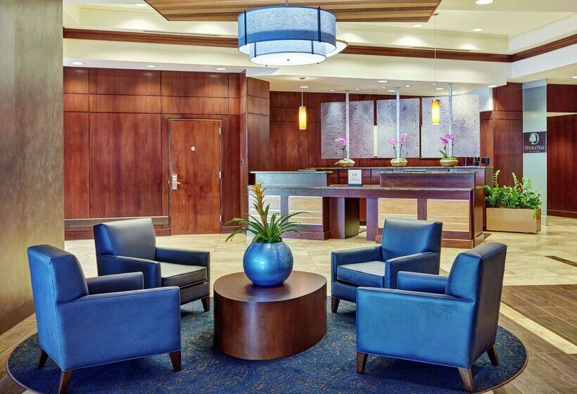 هتل Doubletree By Hilton Charlotte Uptown