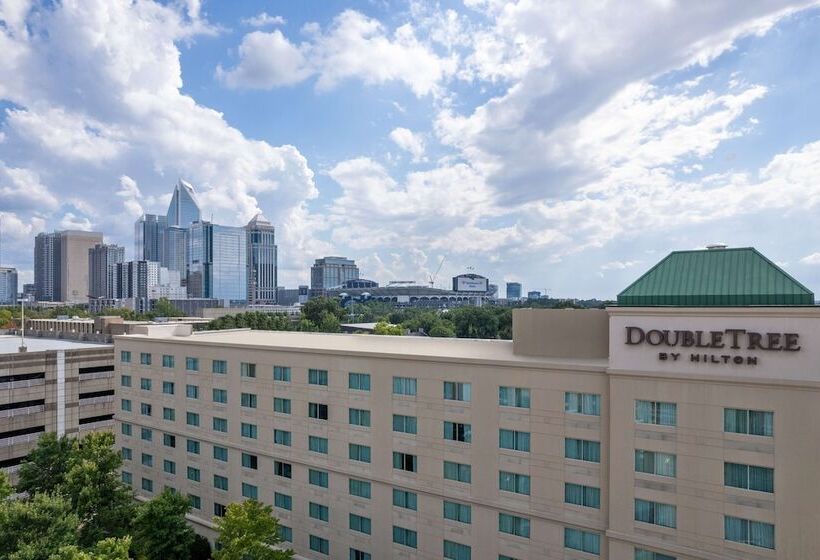 هتل Doubletree By Hilton Charlotte Uptown
