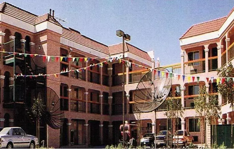 فندق Downey Inn Luxury Suites