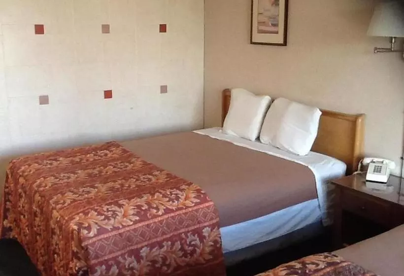 فندق Downey Inn Luxury Suites