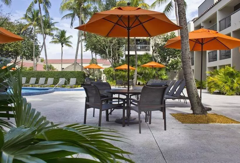 هتل Miami Lakes