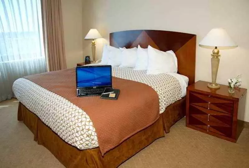 فندق Ramada By Wyndham Southfield