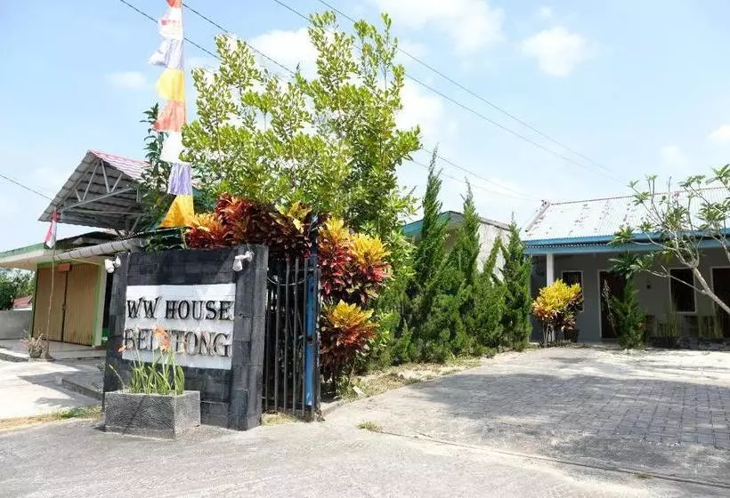ホテル Oyo 1151 Ww House