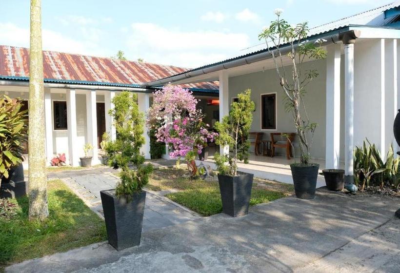 Hotel Oyo 1151 Ww House