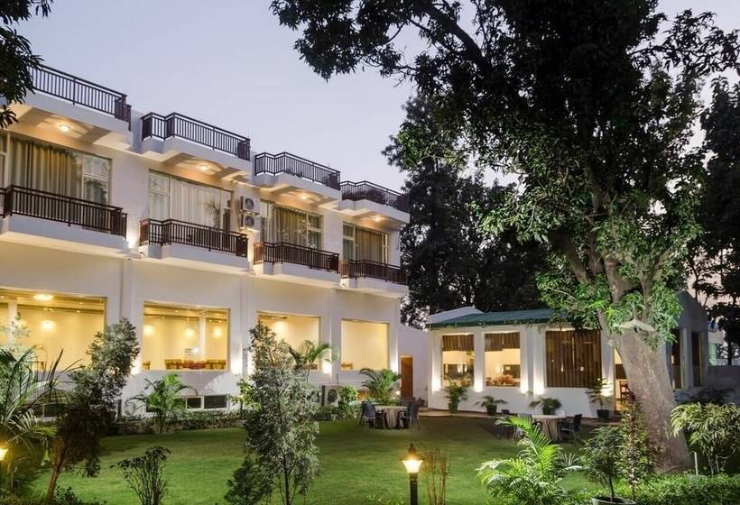 هتل Corbett Condominium Resort