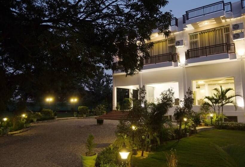 هتل Corbett Condominium Resort