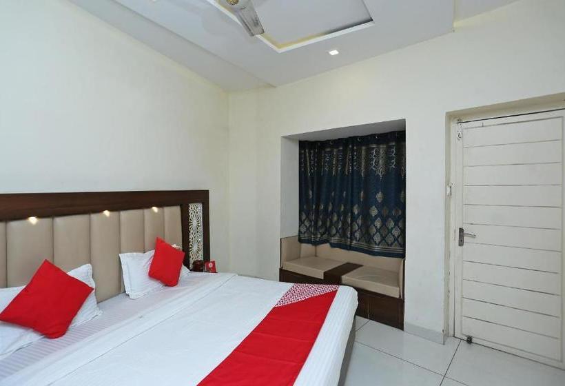 호텔 Oyo 16520 Green S