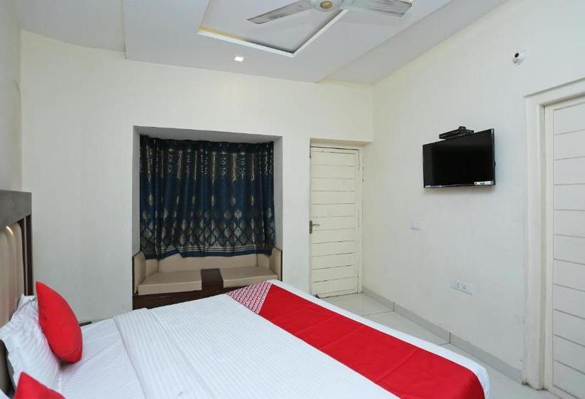 호텔 Oyo 16520 Green S