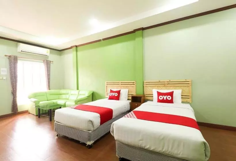 هاستل Oyo 359 Golden Nakara Place