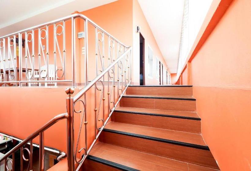 Albergue Oyo 359 Golden Nakara Place