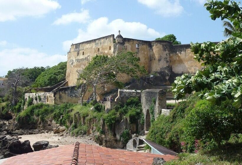 هتل Gloria Beach Lodge