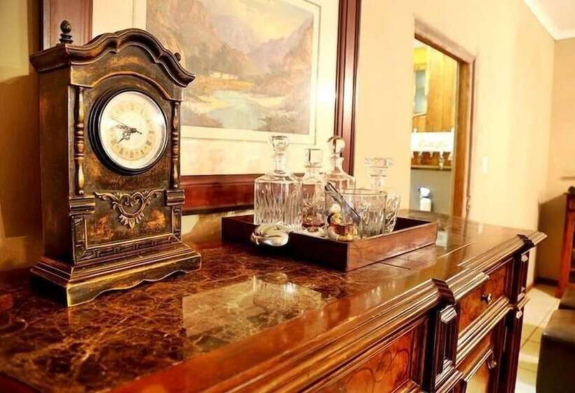 פנסיון Thandile Country Lodge