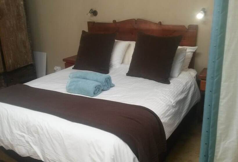 פנסיון Thandile Country Lodge