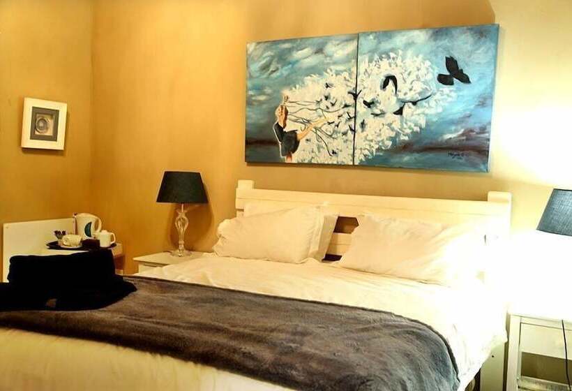 פנסיון Thandile Country Lodge