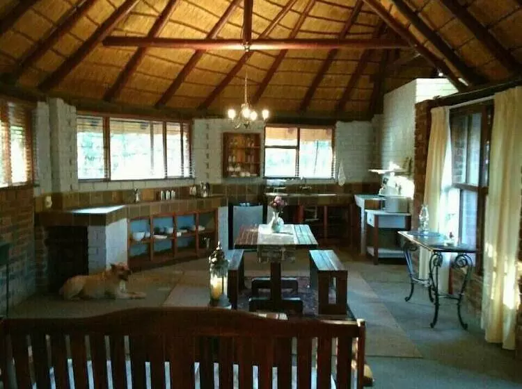 ペンション Thandile Country Lodge