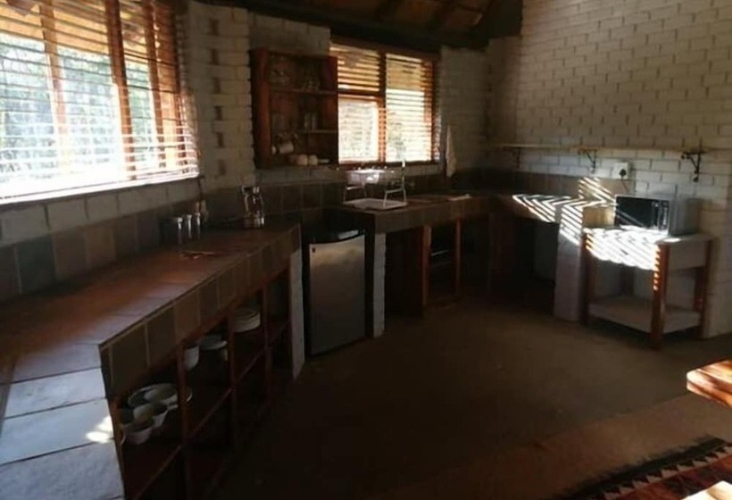 פנסיון Thandile Country Lodge