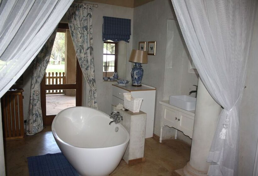 פנסיון Thandile Country Lodge