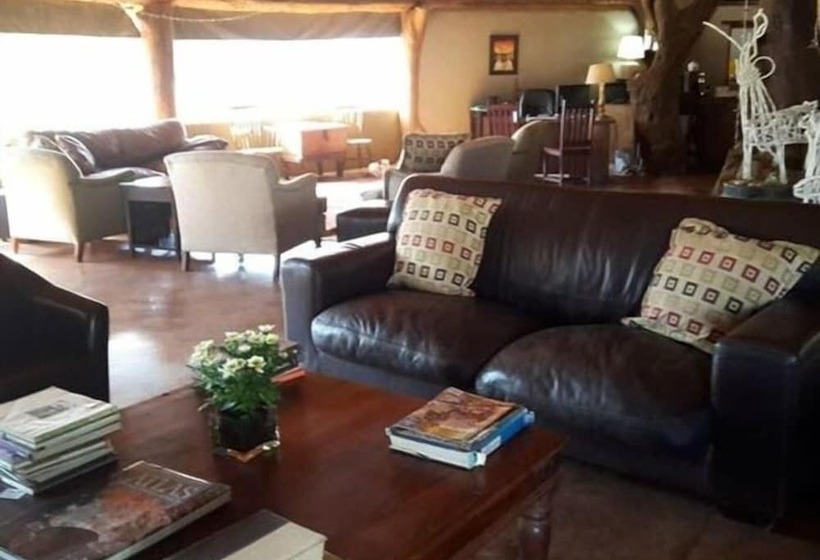 פנסיון Thandile Country Lodge