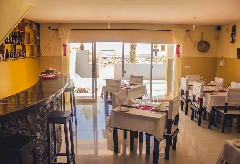 تختخواب و صبحانه Restaurante Baia Guest House