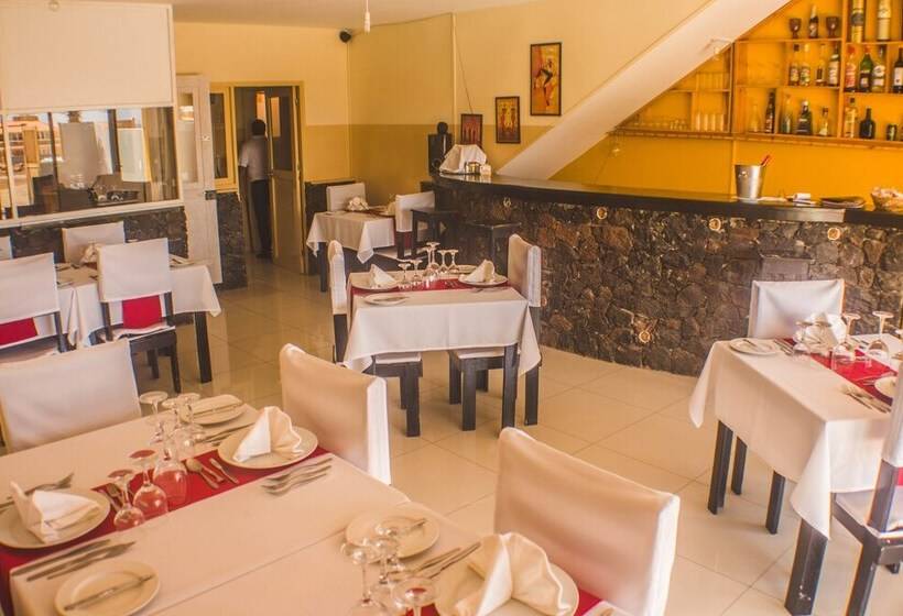 تختخواب و صبحانه Restaurante Baia Guest House