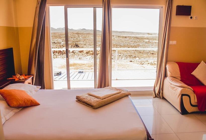 تختخواب و صبحانه Restaurante Baia Guest House