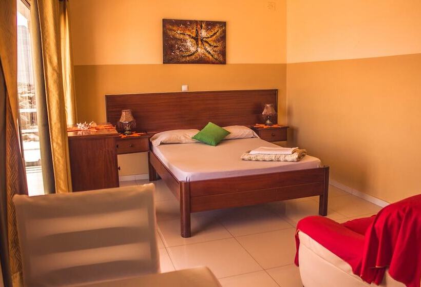 تختخواب و صبحانه Restaurante Baia Guest House