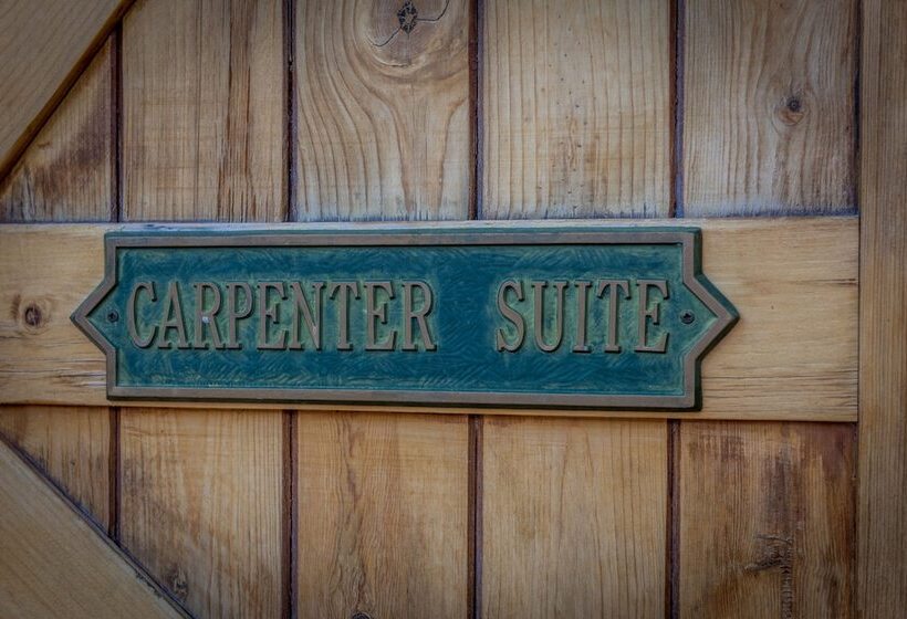 مبيت وإفطار The Davies Family Inn