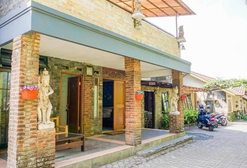 Hostel Cemara Asri By Oyo Rooms