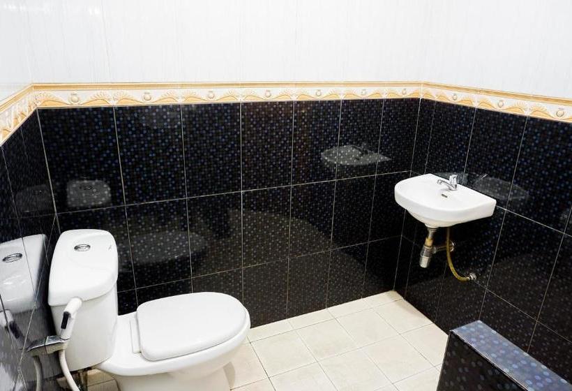 Hostel Cemara Asri By Oyo Rooms