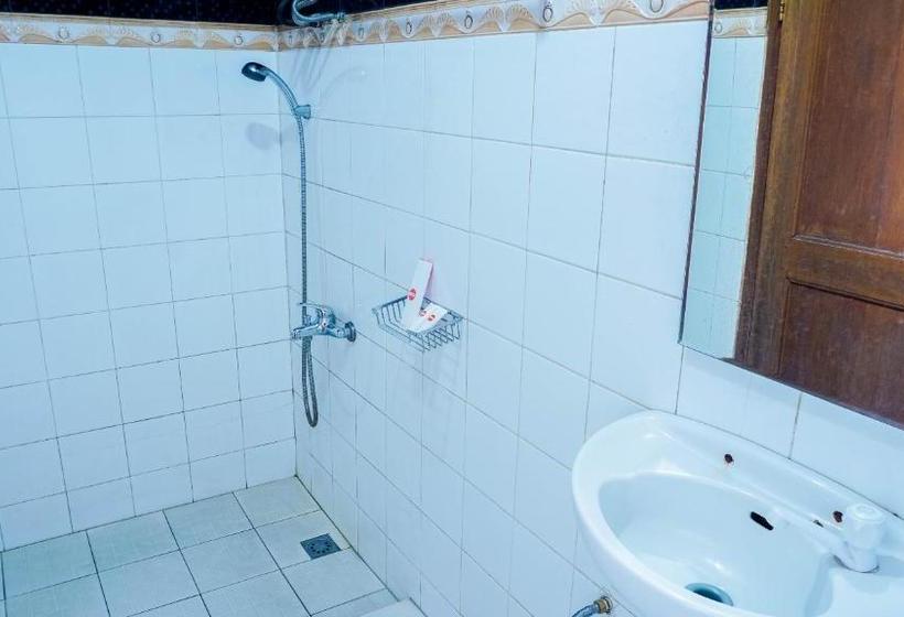 Hostel Cemara Asri By Oyo Rooms