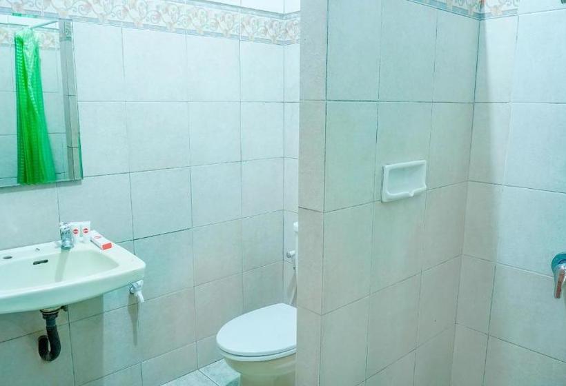 Hostel Cemara Asri By Oyo Rooms