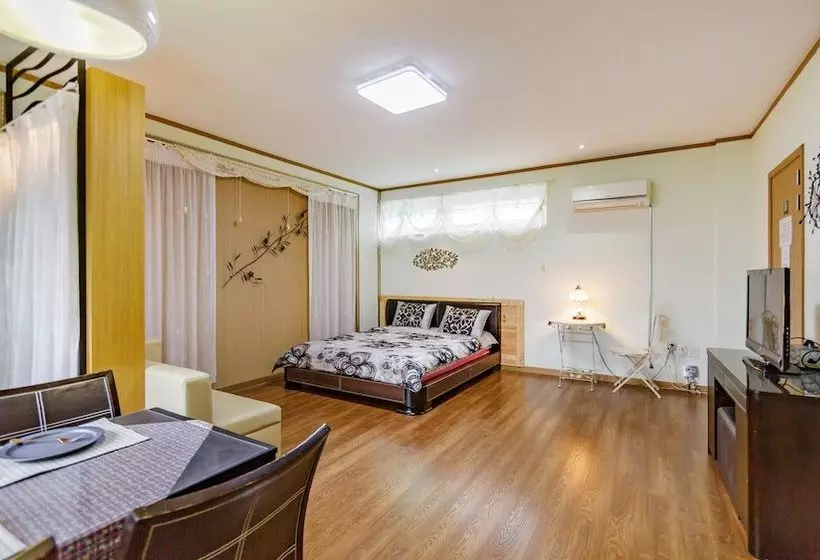 Hill House Pension Gapyeong