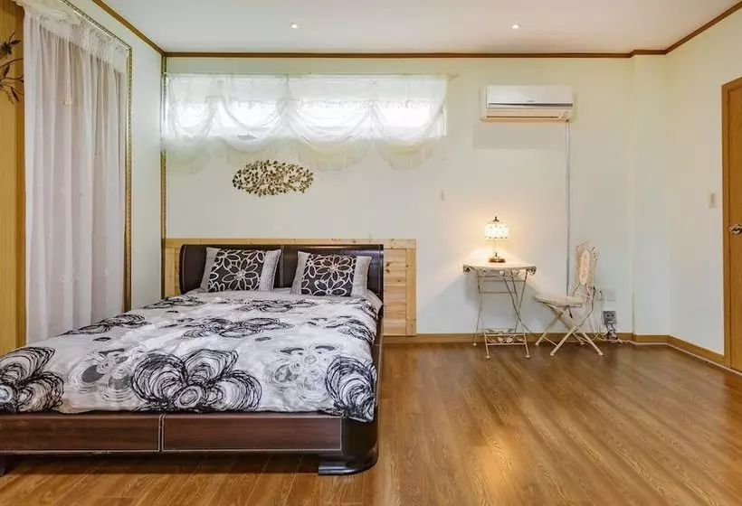 Hill House Pension Gapyeong